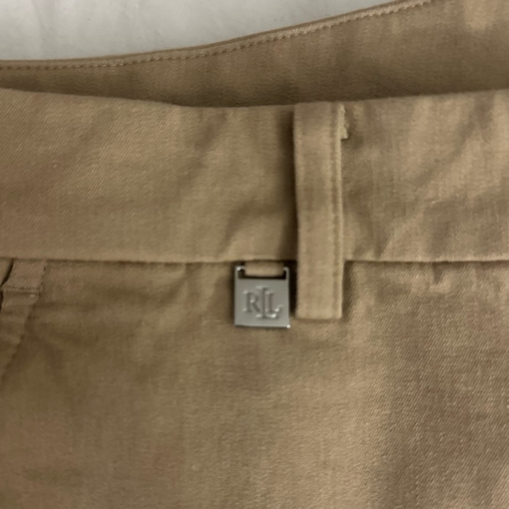 Lauren Ralph Lauren Women Casual Shorts (Khaki) Size 12 - Picture 4 of 4